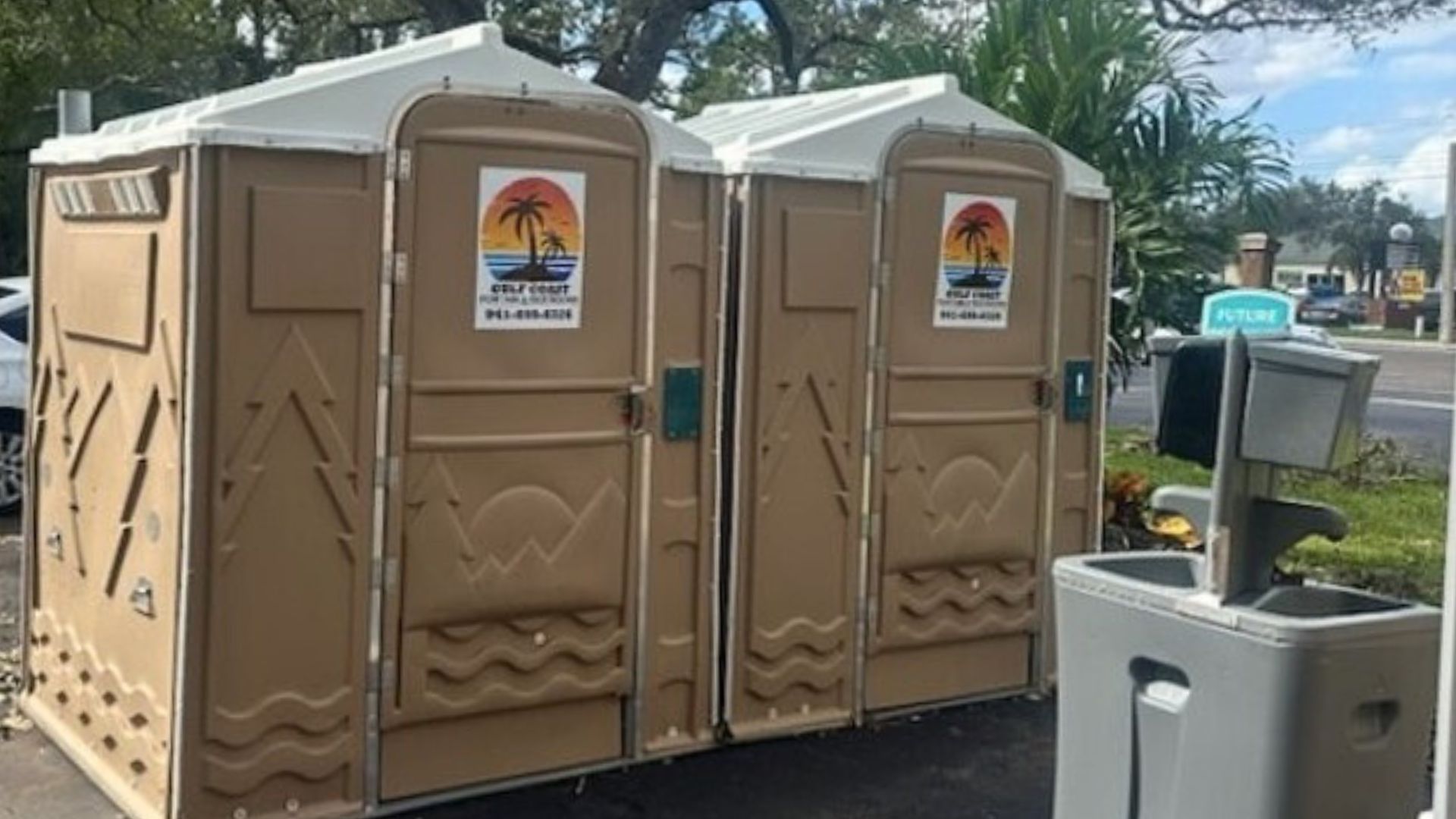 ada compliant porta potties set up in hendry county florida